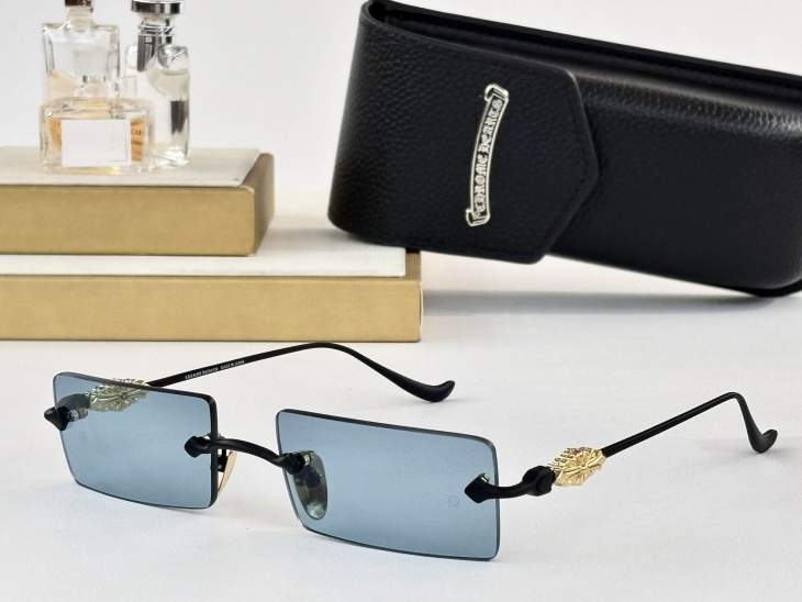Picture of Chrome Hearts Sunglasses _SKUfw79684075fw